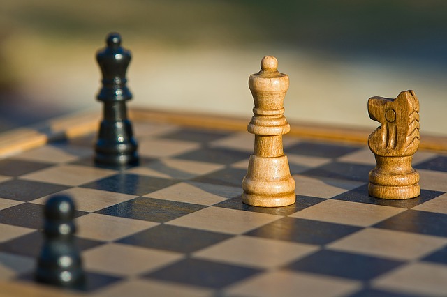 szachownica z szachami